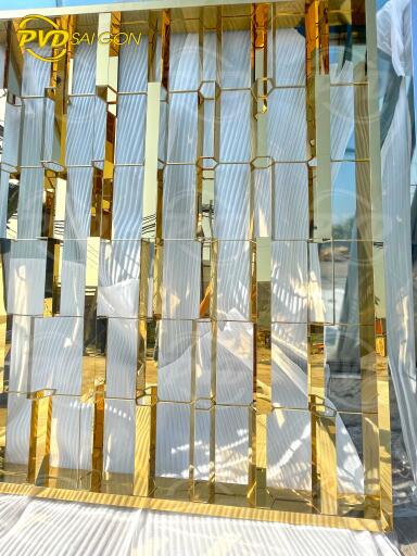 Ốp Vách Inox Mạ PVD Cho Không Gian Cao Cấp – Giải Pháp Nội Thất Sang Trọng